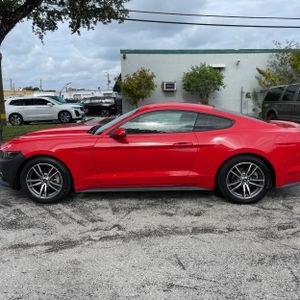 FORD MUSTANG ECOBOOST PREMIUM - 3