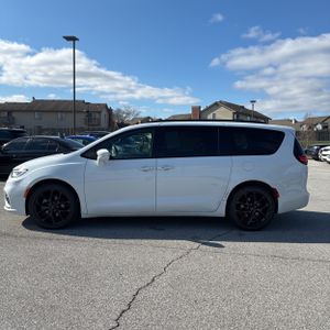 CHRYSLER PACIFICA TOURING L - 3