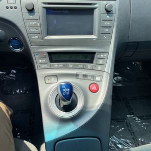 2015 Toyota PRIUS TWO thumbnail 36