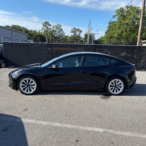 TESLA MODEL 3 BASE - 3