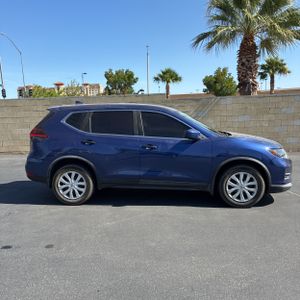 2018 Nissan ROGUE S — фото 10