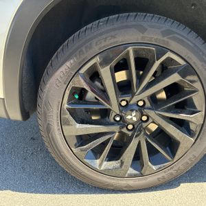 صورة مصغرة 19 لـ 2025 Mitsubishi OUTLANDER PHEV SEL BLACK EDITION