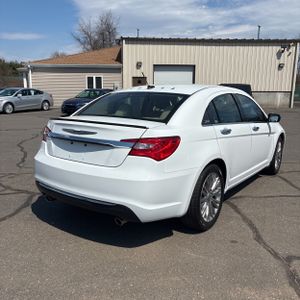 CHRYSLER 200 LIMITED - 8