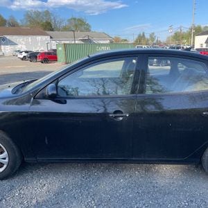 HYUNDAI ELANTRA GLS - 4