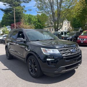 FORD EXPLORER XLT - 7