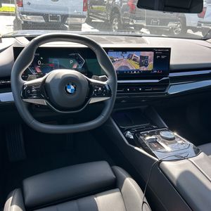2026 BMW 530I 缩略图 36