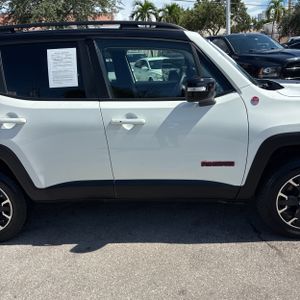 صورة 11 لـ 2023 JEEP RENEGADE TRAILHAWK