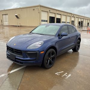 PORSCHE MACAN - 1