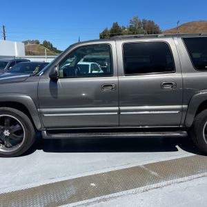 CHEVROLET SUBURBAN 1500 LS - 4