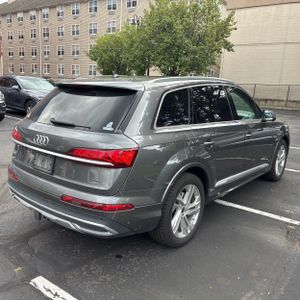 صورة 8 لـ 2022 AUDI Q7 PRESTIGE
