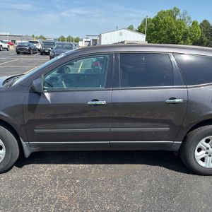 CHEVROLET TRAVERSE LS - 4