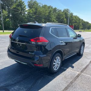 2017 Nissan ROGUE SV — фото 8