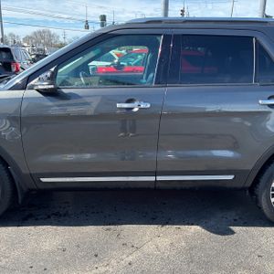 FORD EXPLORER PLATINUM - 4