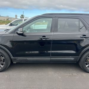 FORD EXPLORER XLT - 4