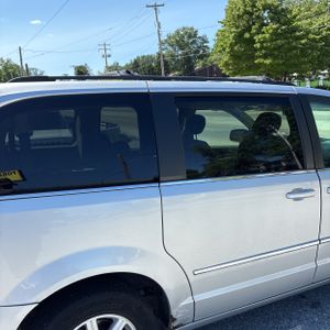صورة 9 لـ 2010 Chrysler TOWN AND COUNTRY TOURING