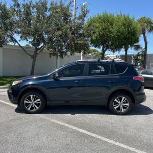 صورة 3 لـ 2018 Toyota RAV4 XLE