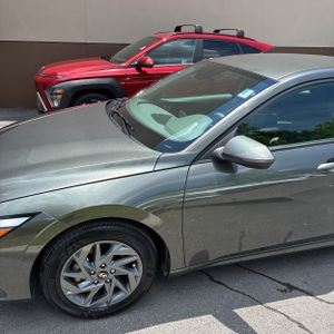 صورة 2 لـ 2024 Hyundai ELANTRA SEL