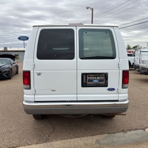 Ford Club Wagon XL - 7