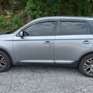 2017 Mitsubishi OUTLANDER SE — фото 4