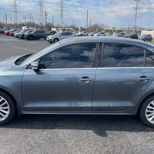 VOLKSWAGEN JETTA SE - 4