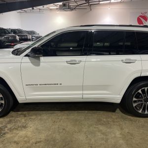 صورة 4 لـ 2023 JEEP GRAND CHEROKEE OVERLAND