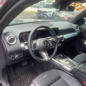 2025 Mercedes-BENZ GLB — миниатюра 36