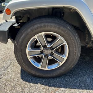 2011 JEEP WRANGLER UNLIMITED SAHARA 照片 17