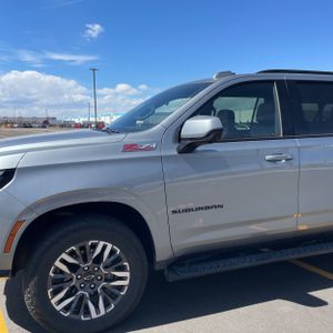 CHEVROLET SUBURBAN Z71 - 2