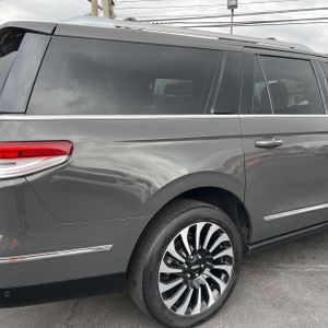 LINCOLN NAVIGATOR L BLACK LABEL - 9