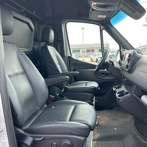 2023 Mercedes-BENZ SPRINTER 2500 — миниатюра 32