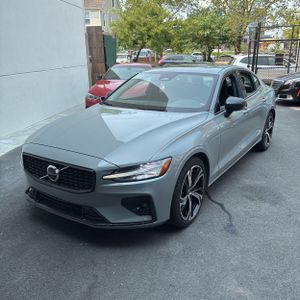 2024 Volvo S60 B5 CORE DARK THEME 照片 1