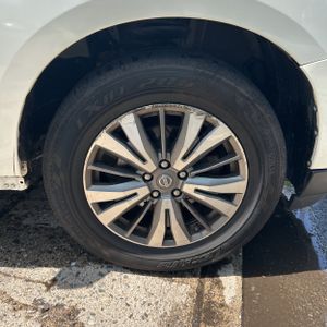 2017 Nissan PATHFINDER SV thumbnail 20