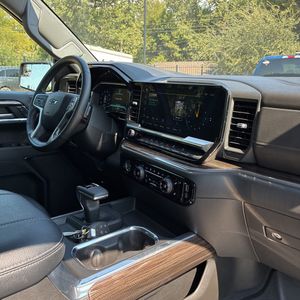 صورة 37 لـ 2023 Chevrolet SILVERADO 1500 RST