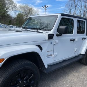 JEEP WRANGLER 4XE SAHARA 4X4 - 2