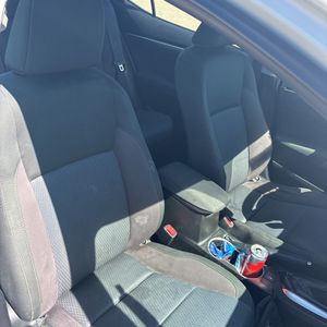 2017 Toyota COROLLA LE 缩略图 33