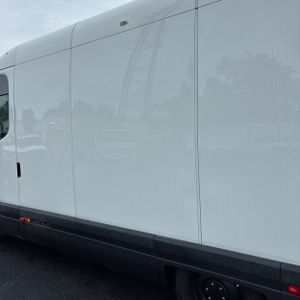 صورة 6 لـ 2024 Rivian DELIVERY ECV 500 CARGO VAN