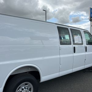 CHEVROLET EXPRESS CARGO RWD 2500 EXTENDED WHEELBASE WT - 9