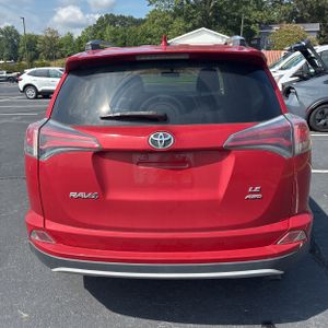 صورة 7 لـ 2016 Toyota RAV4 LE