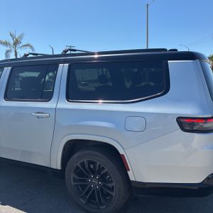 صورة 6 لـ 2024 JEEP GRAND WAGONEER L OBSIDIAN