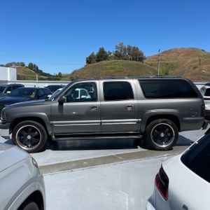 CHEVROLET SUBURBAN 1500 LS - 3