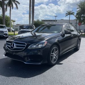 MERCEDES-BENZ E-CLASS - 1