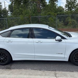 صورة 9 لـ 2018 FORD FUSION HYBRID SE