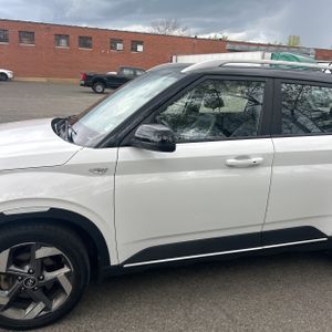 HYUNDAI VENUE LIMITED - 4