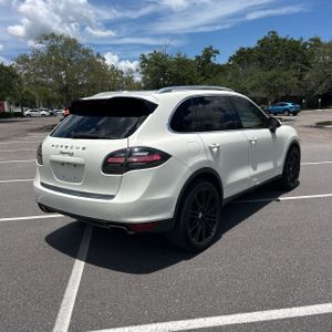 PORSCHE CAYENNE BASE - 8