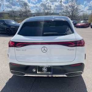 MERCEDES-BENZ EQE - 7