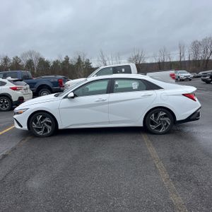 HYUNDAI ELANTRA SEL - 3