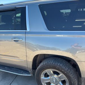 CHEVROLET SUBURBAN PREMIER - 6