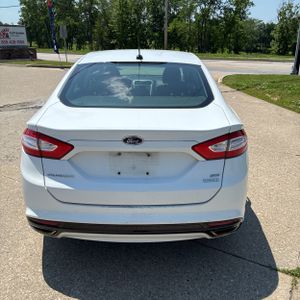 FORD FUSION SE - 7