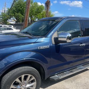 Ford F-150 Lariat - 2