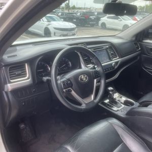 صورة 37 لـ 2016 Toyota HIGHLANDER XLE